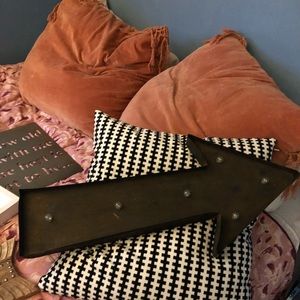 Rustic LED Wall Arrow